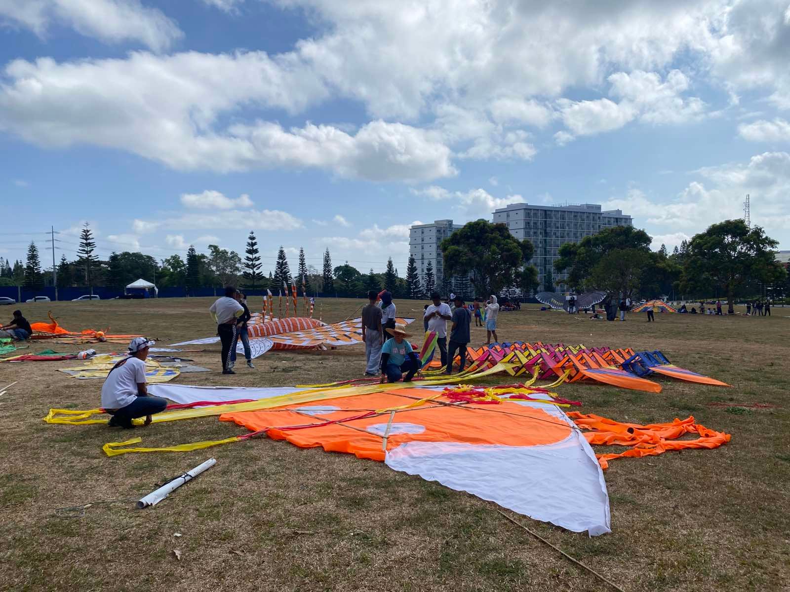 Tagaytay kite fest draws families, offers P180K in prizes