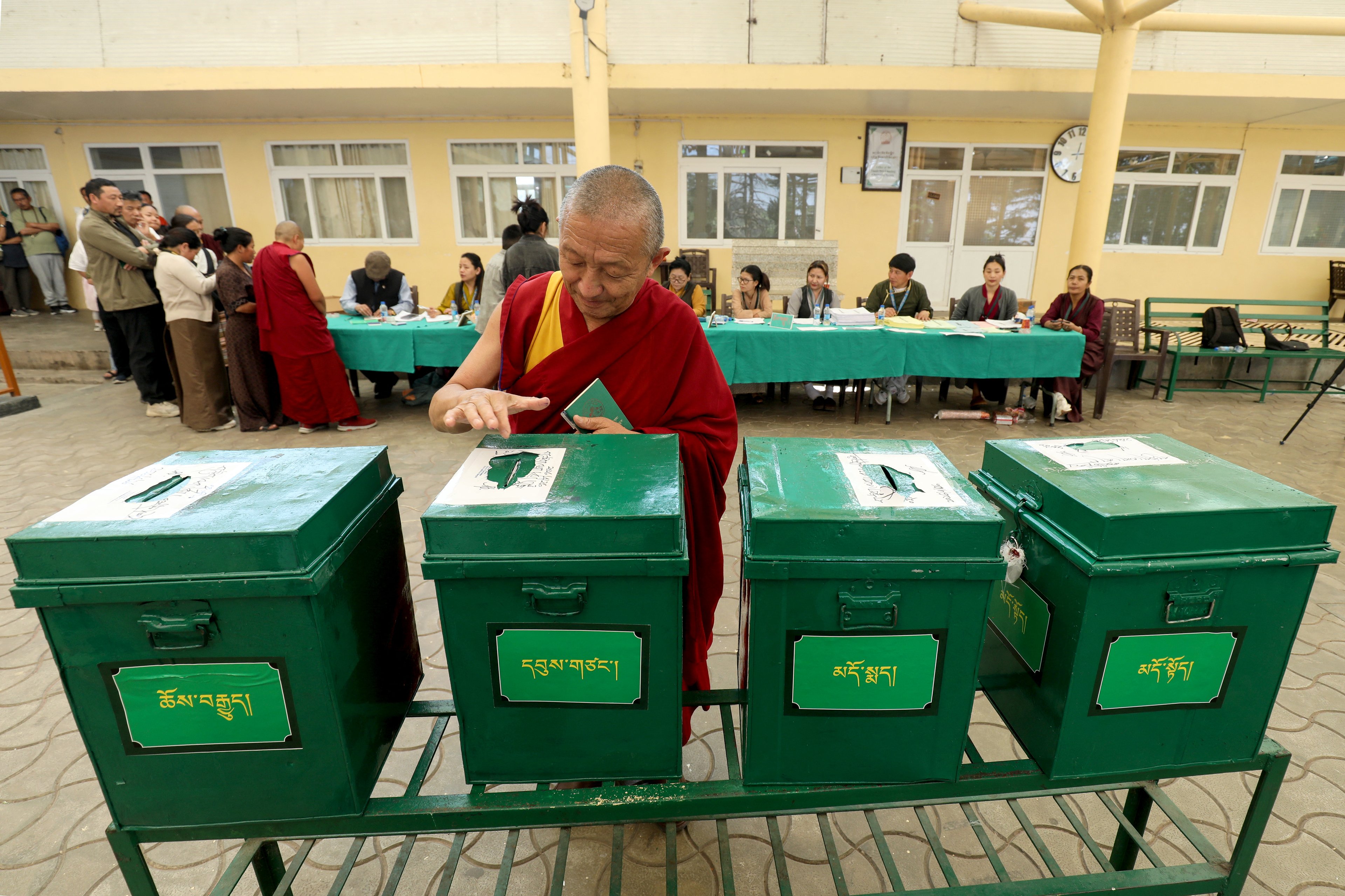 Exiled Tibetans elect government, vote condemned