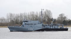 Minesweeper clearing Hormuz