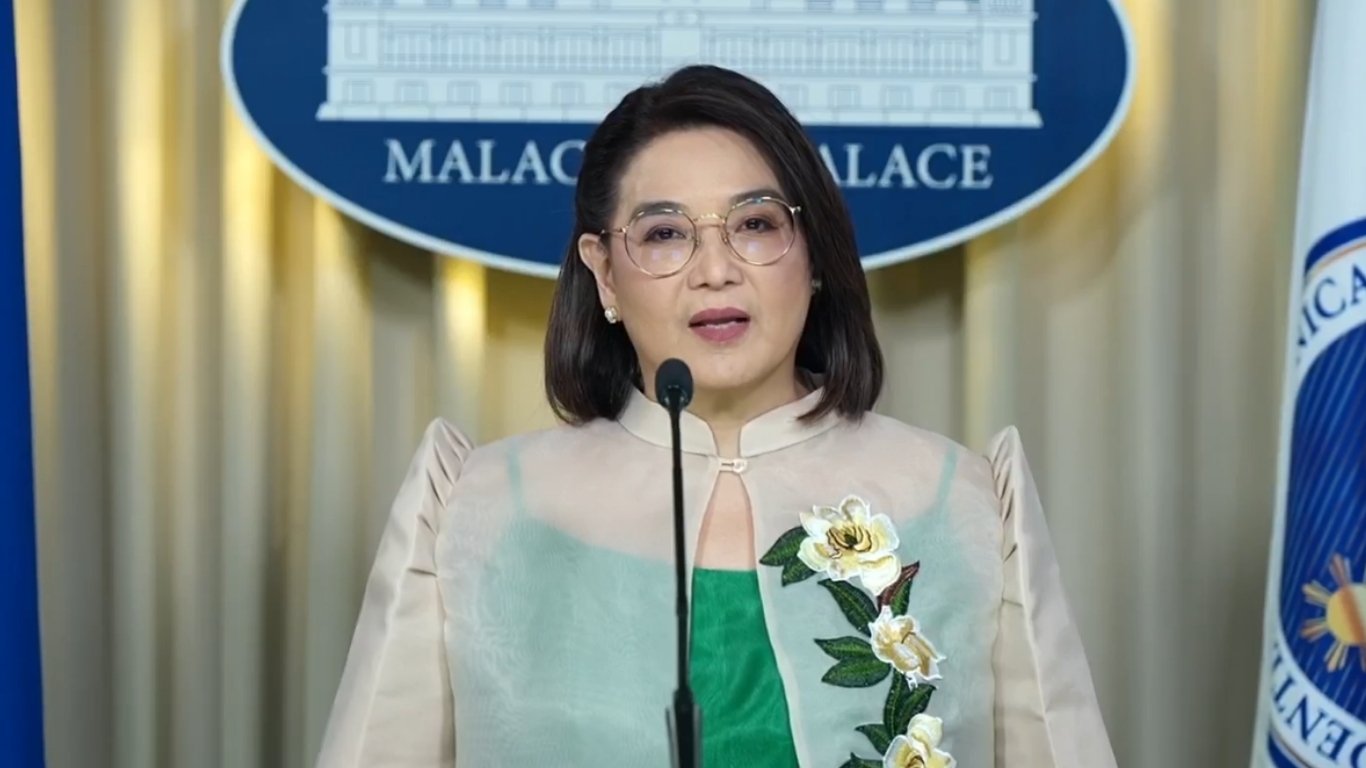 Palace, Pulong fight regarding Co status