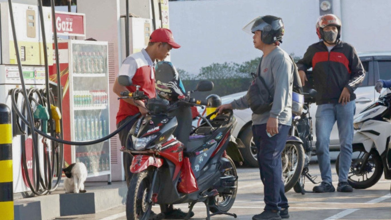 Diesel, kerosene sustain downward trend; gasoline posts hike