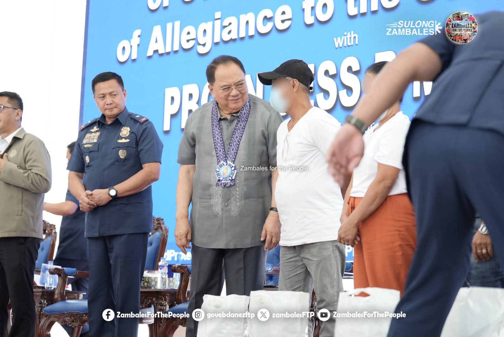 64 take part in mass withdrawal of support, oath of allegiance in Central Luzon 