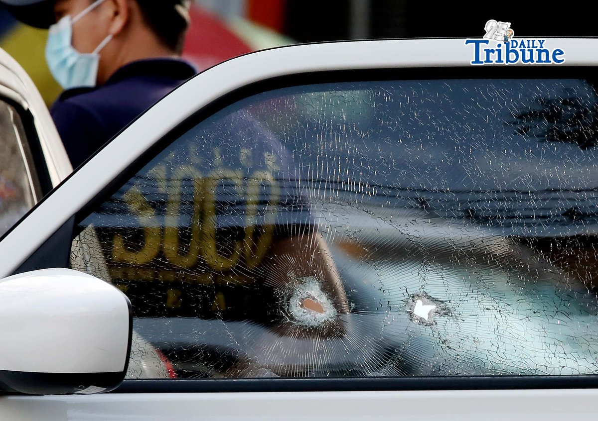 (April 28 2026) Scene of the Crime Operative SOCO gather evidence following an alleged ambush of two unidentified persons injured by a tandem at the corner of Timog Avenue and EDSA in Quezon City on Tuesday, April 28, 2026. Photo/Analy Labor