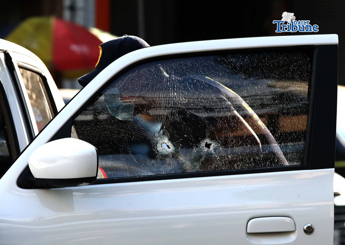 (April 28 2026) Scene of the Crime Operative SOCO gather evidence following an alleged ambush of two unidentified persons injured by a tandem at the corner of Timog Avenue and EDSA in Quezon City on Tuesday, April 28, 2026. Photo/Analy Labor
