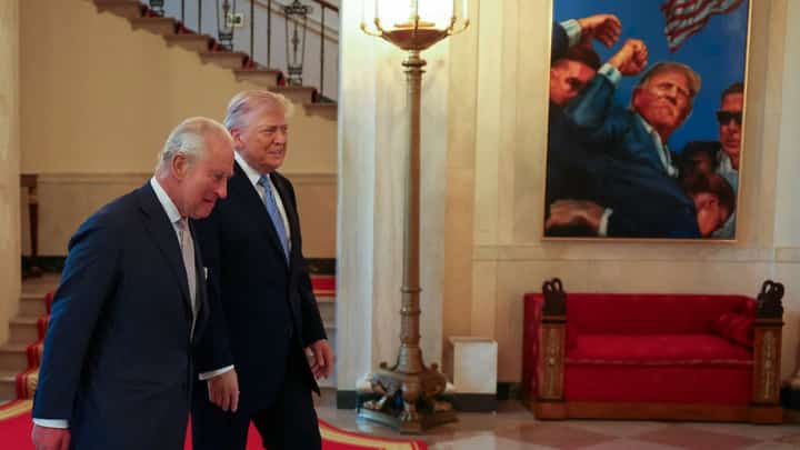 Britain’s King Charles III and US President Donald Trump toured the White House, passing a painting depicting Trump’s 2024 assassination attempt.