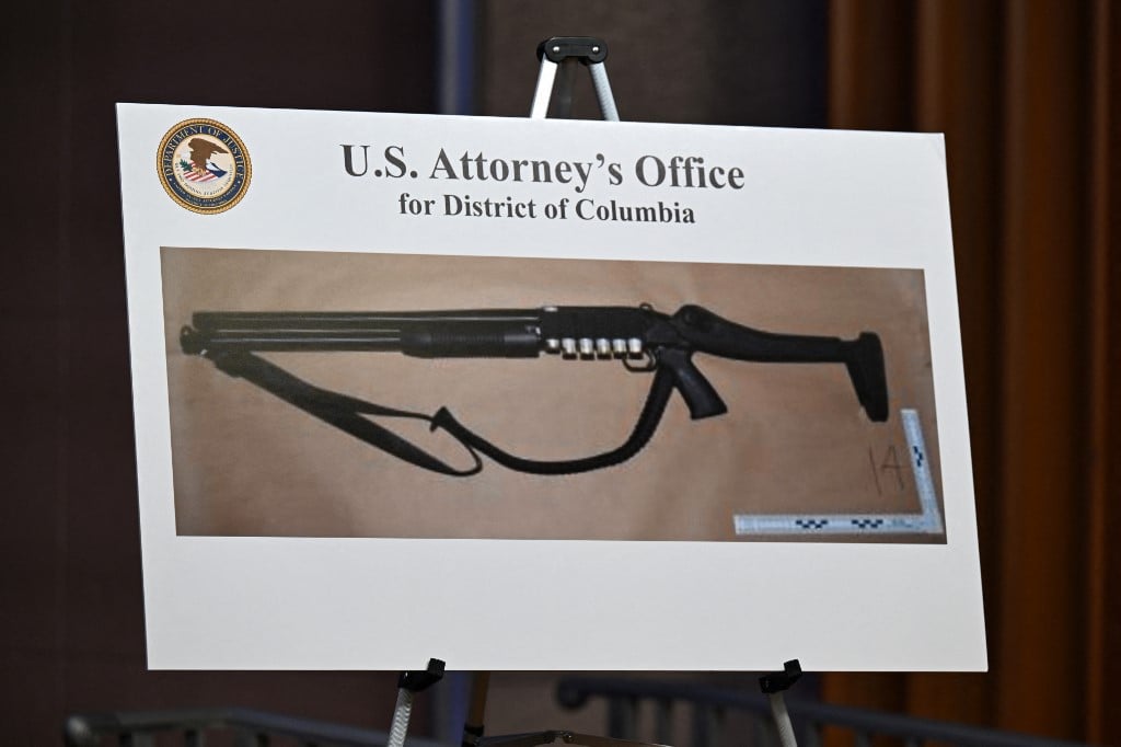 Suspect to face court over White House shooting