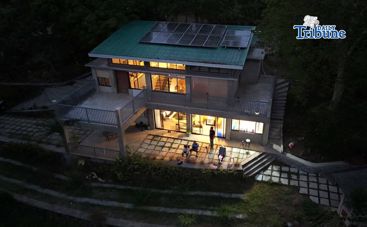 (April 28 2026) A house was seen illuminated by the light coming from the Solar panel installed at the rooftop of the house in Tanay Rizal. Solar power in the Philippines are in demand due to the high electricity costs. Photo/Analy Labor