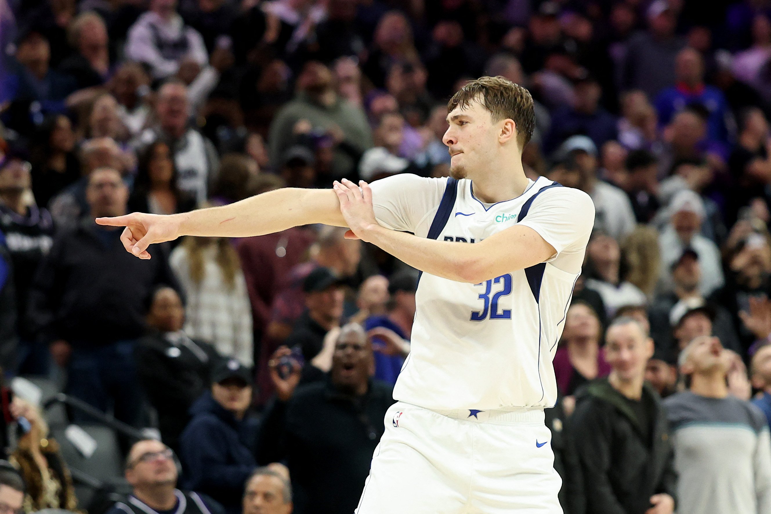 FLAGG OF EXCELLENCE: Dallas teen bags NBA Rookie of the Year plum
