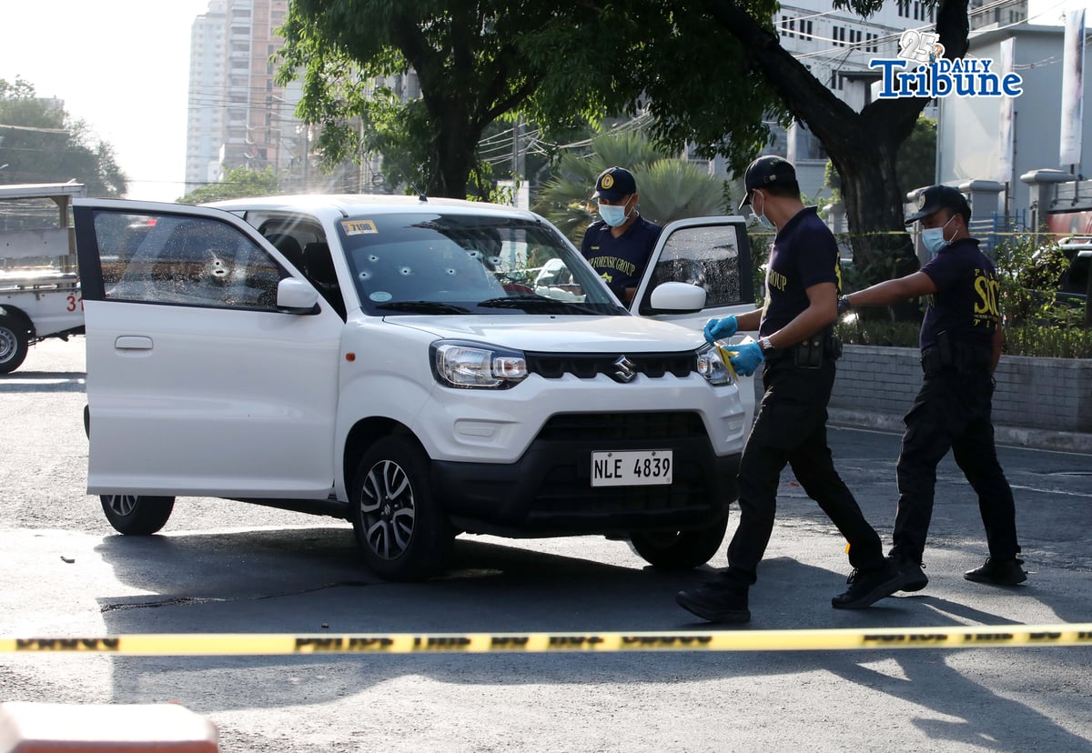 (April 28 2026) Scene of the Crime Operative SOCO gather evidence following an alleged ambush of two unidentified persons injured by a tandem at the corner of Timog Avenue and EDSA in Quezon City on Tuesday, April 28, 2026. Photo/Analy Labor