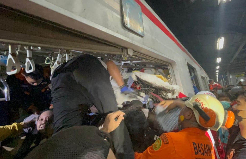 Train collision near Jakarta kills 14