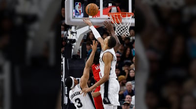 Wemby, Spurs roll into 2nd round