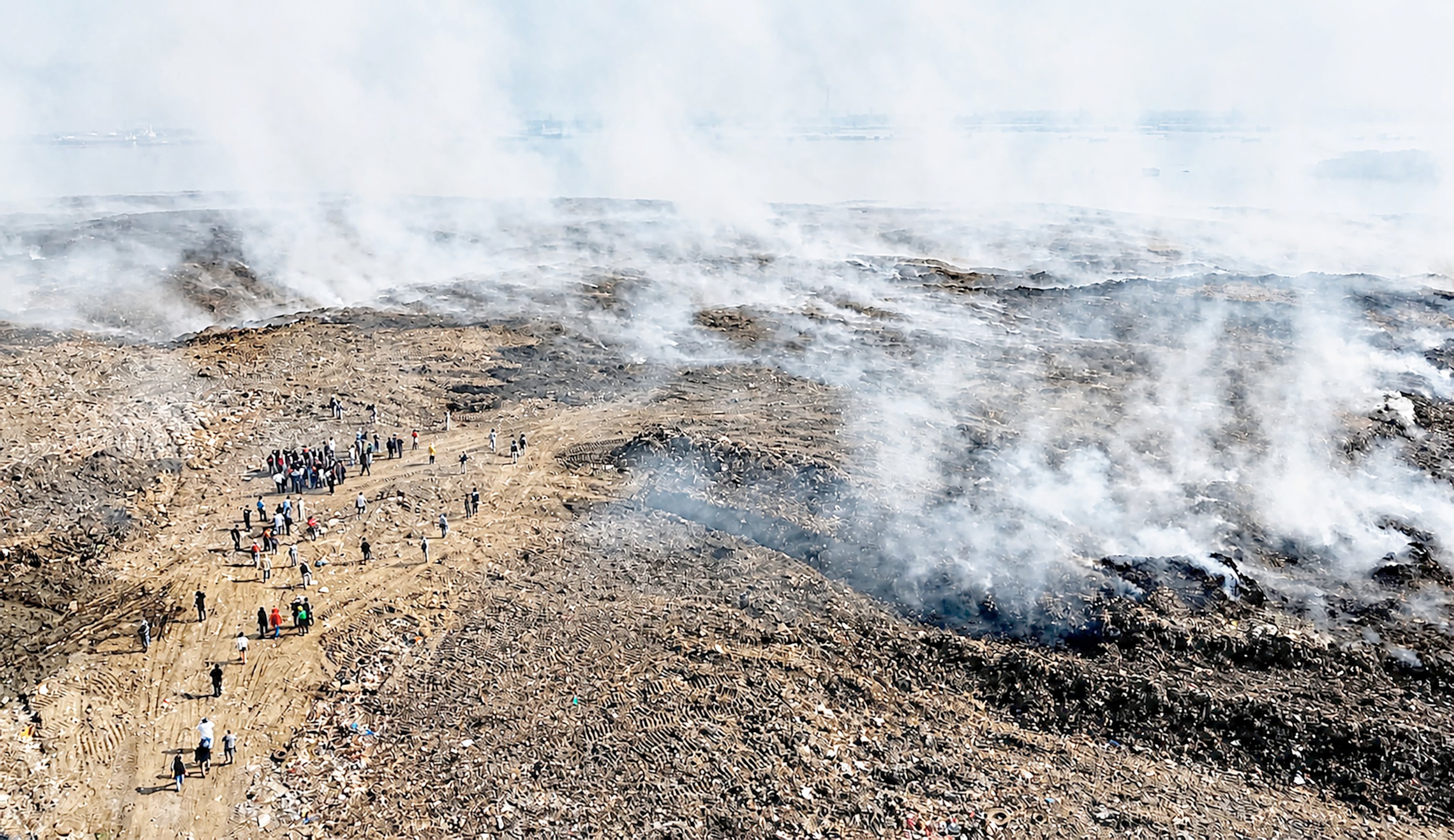Officials flag possible negligence as probe looms over Navotas landfill fire