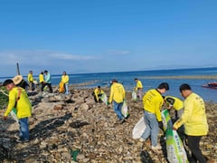 Maxim leads cleanup