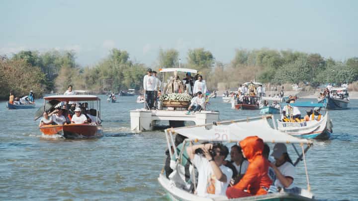 Some 1,000 devotees flocked the first fluvial parade or the "Libad Apu Sto. Cristo" to kickstart the Sampaguita Festival 2026 in Lubao, Pampanga on May 1, 2026.