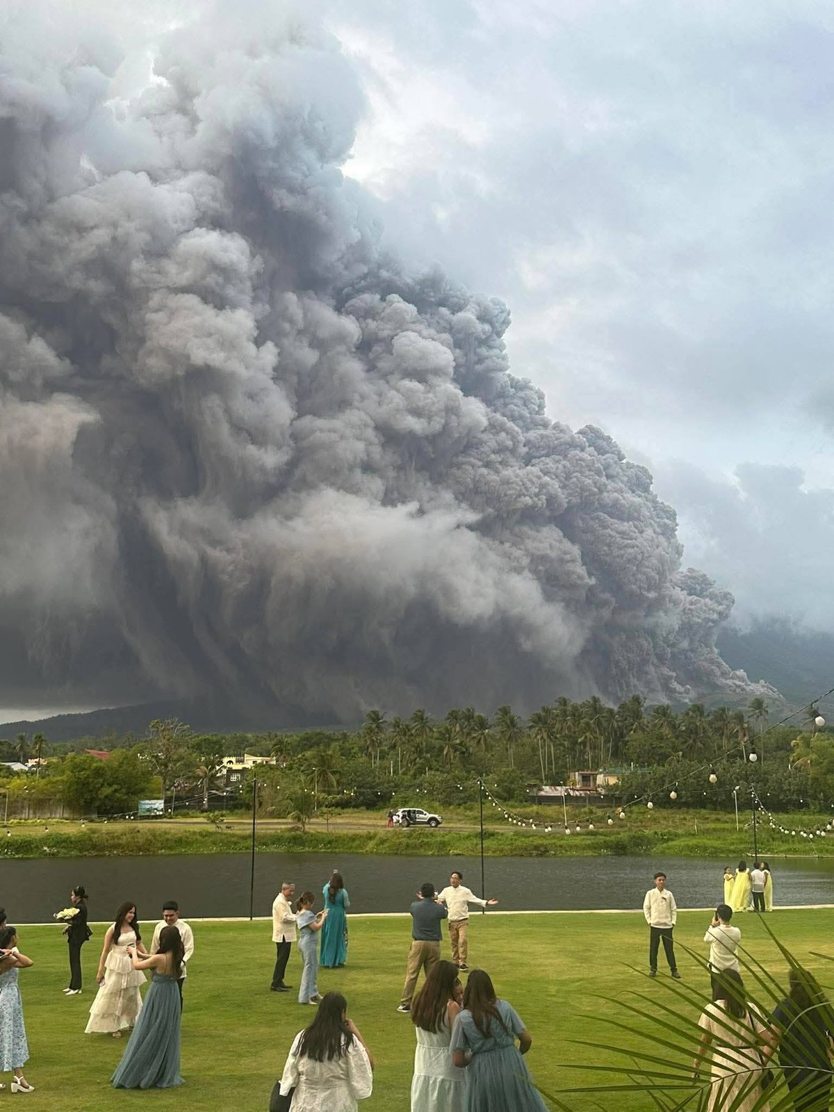 Mayon acts up, Albay alert up