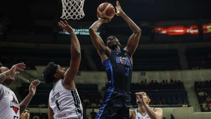 Bolts blast Bossing, enter quarterfinals