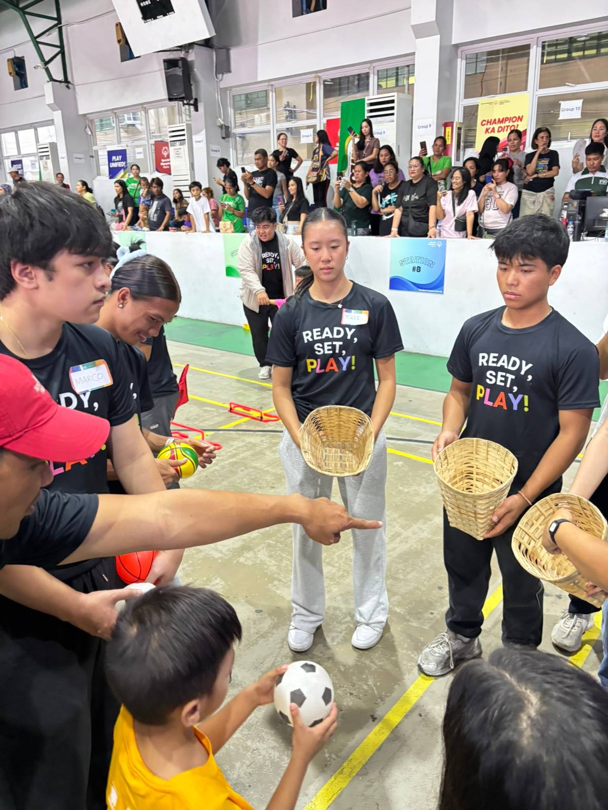 Ibuslo ang Bola.