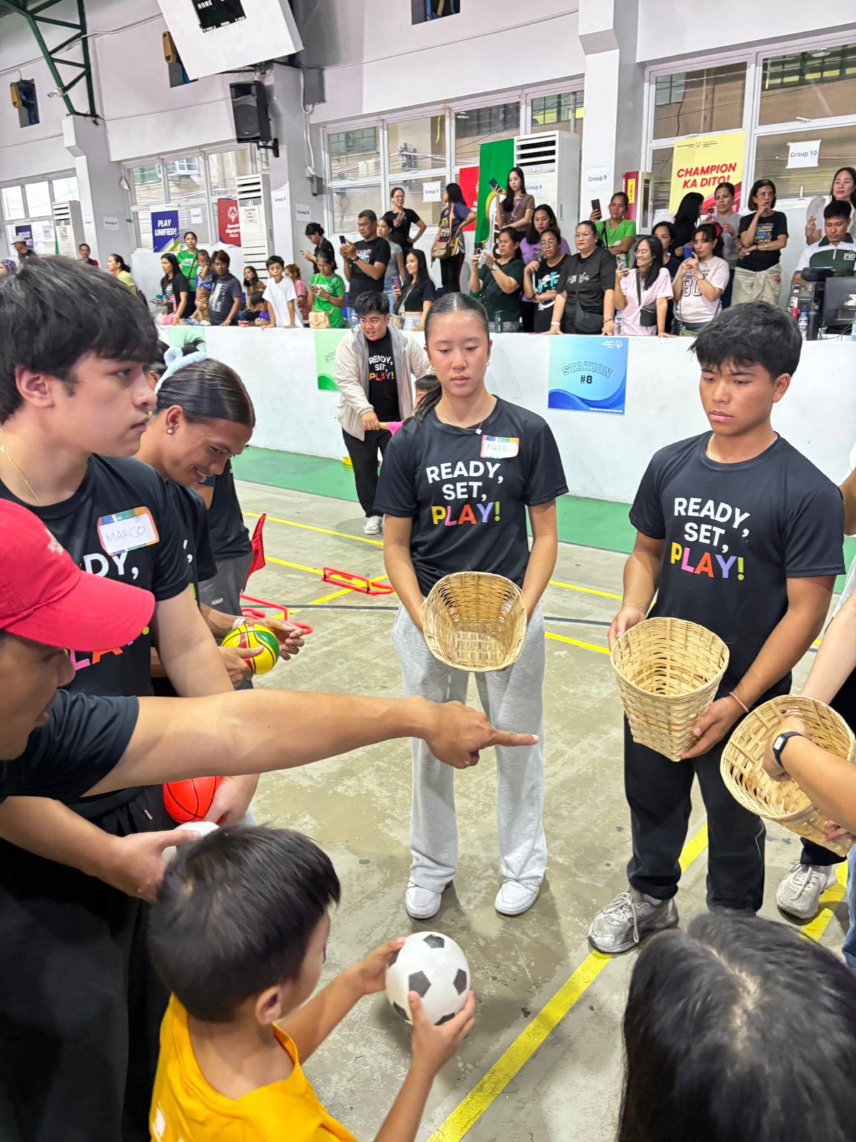 Ibuslo ang Bola.