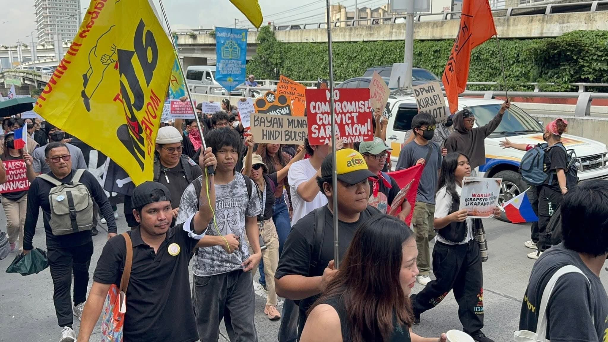 Group Marches in Makati, renews call to impeach corrupt officials 