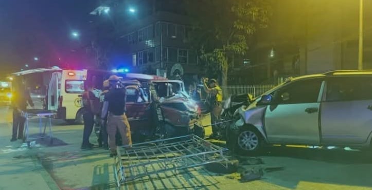 Four hurt in head-on crash in La Trinidad