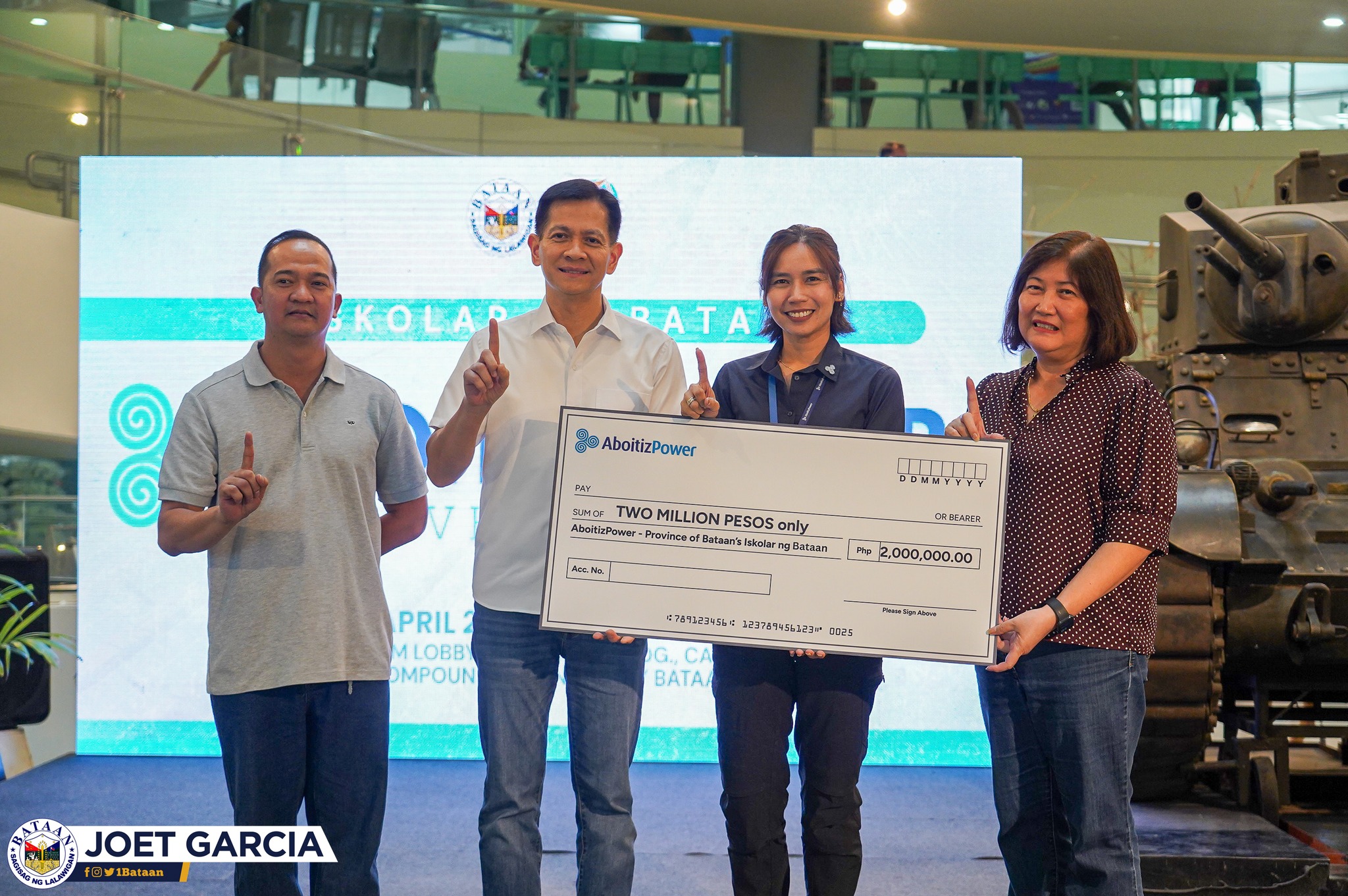 AboitizPower turns over P2M financial aid for Bataan engineering students
