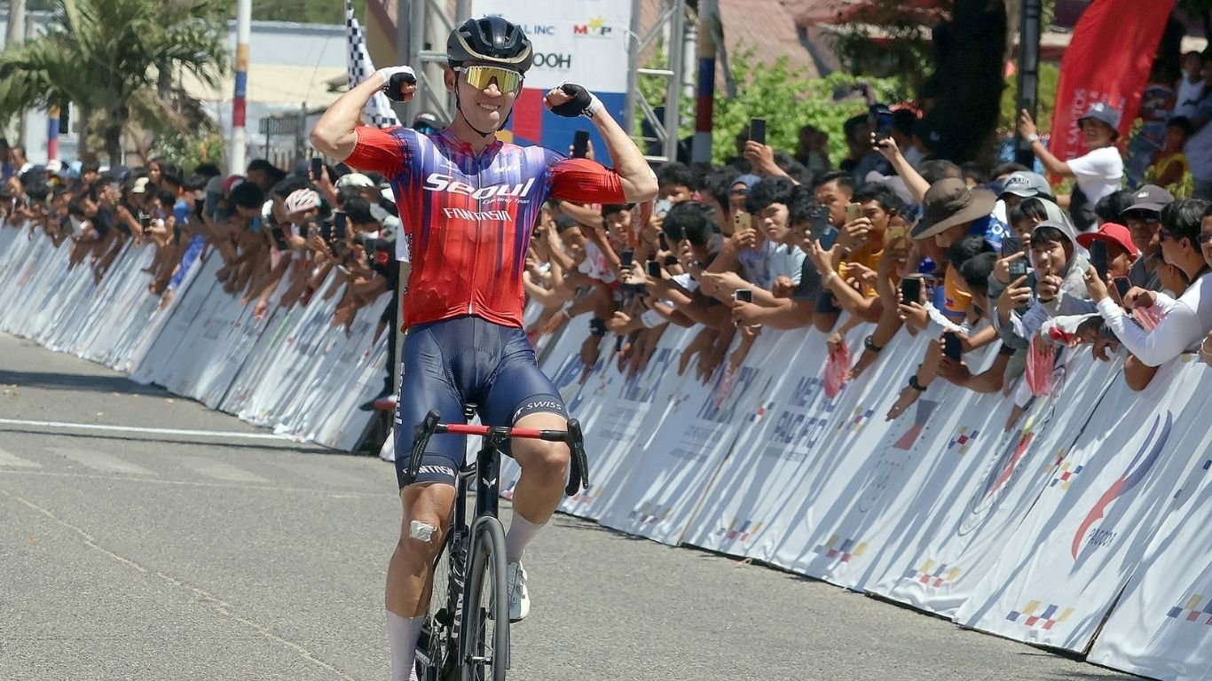 SEIZING THE MOMENT: Korean ace breaks away, secures Stage 6 victory
