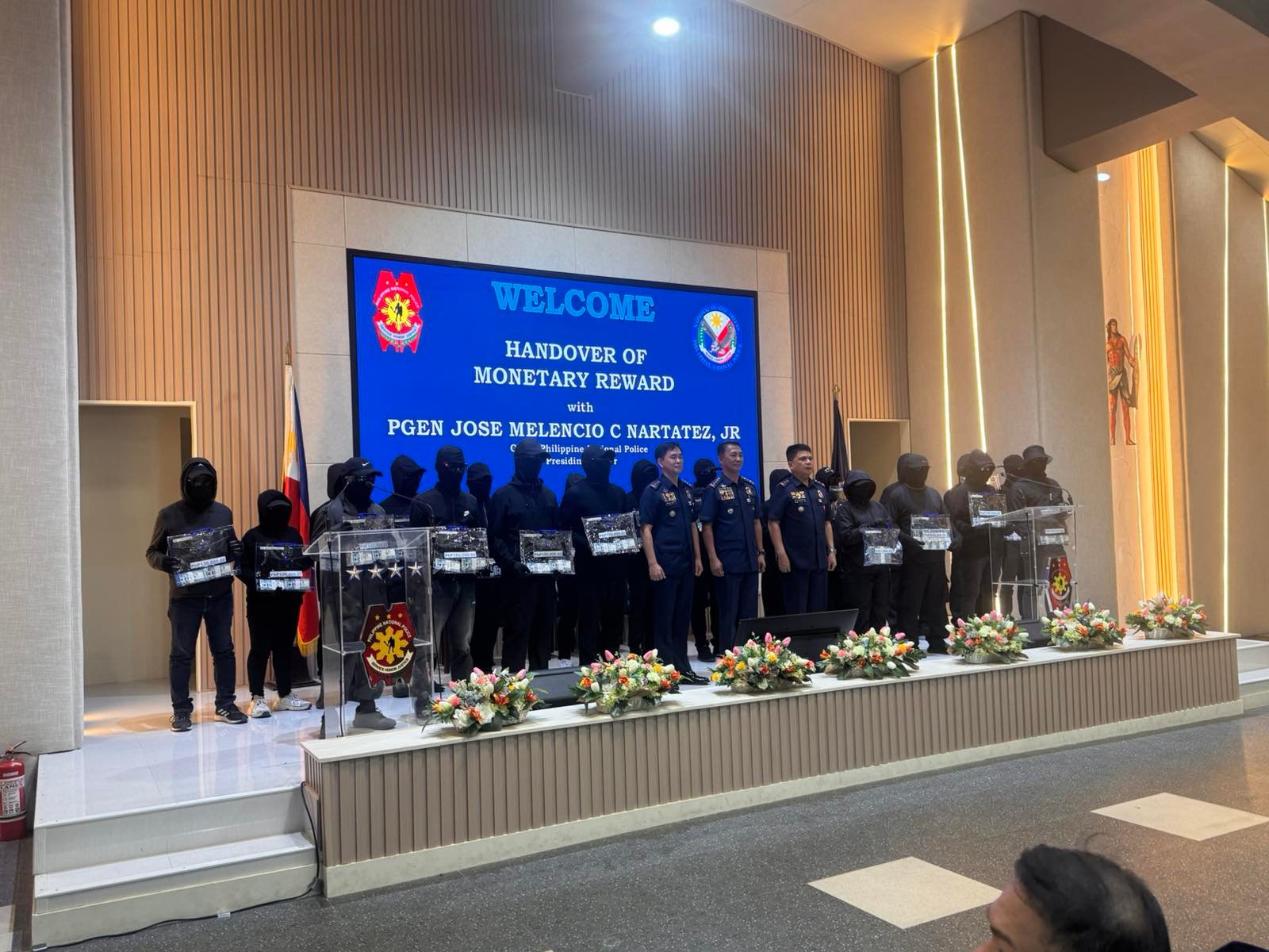 PNP gives P4.1M reward to 21 informants