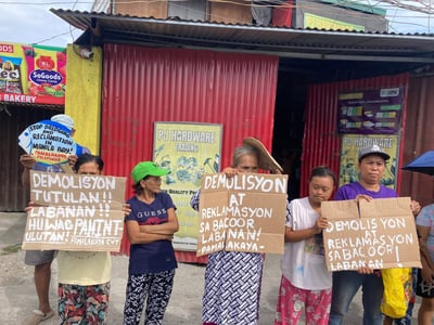 Bacoor fishers protest demolition of coastal homes