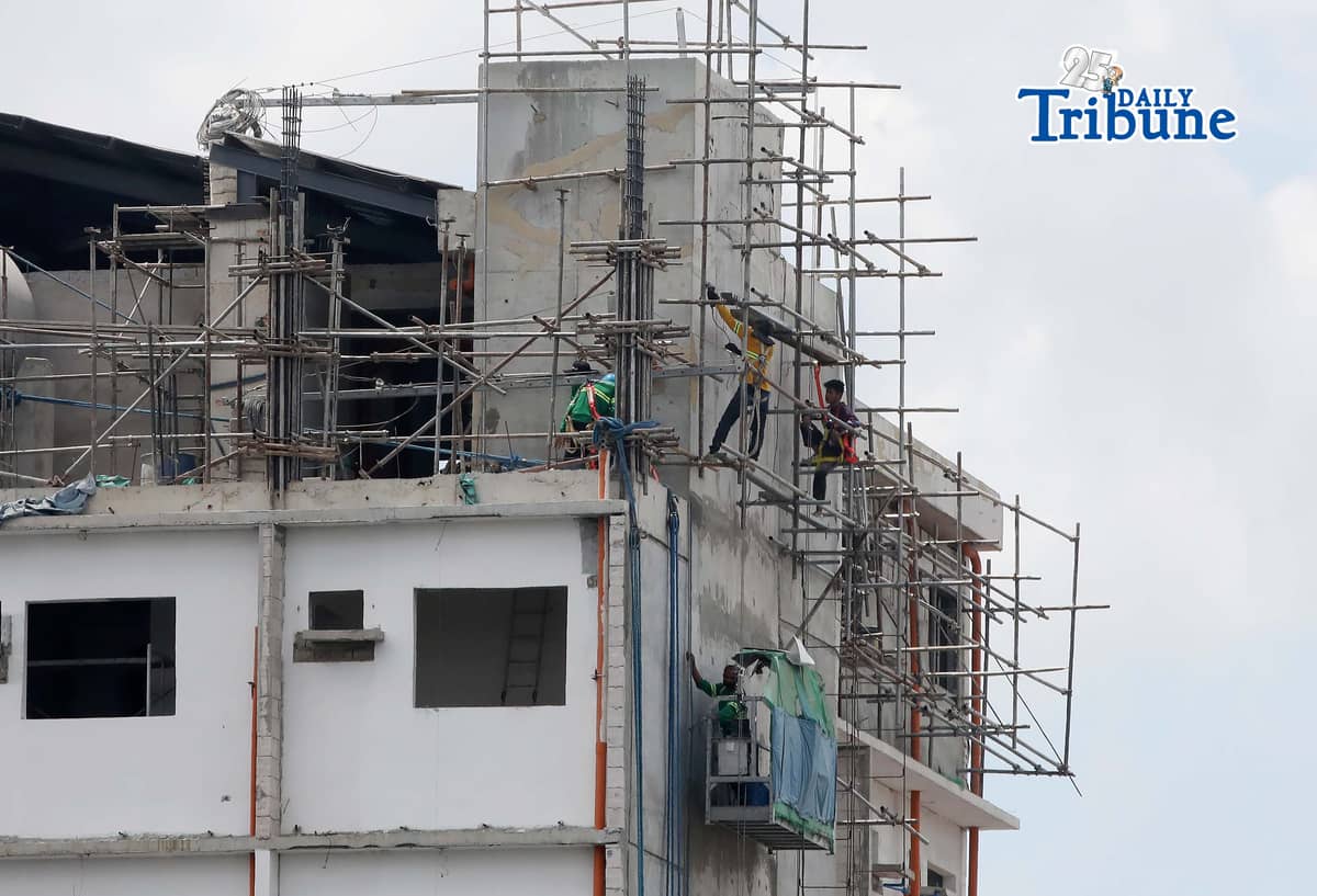 (May 05 2026) Workers at the top of the ongoing construction building in Quezon City. The Philippine Statistics Authority (PSA) is conducting the May 2026 Labor Force Survey (LFS) This nationwide survey gathers data on employment, including construction workers, to formulate policies. Participation helps monitor labor force participation, employment, and unemployment rates. Photo/Analy Labor