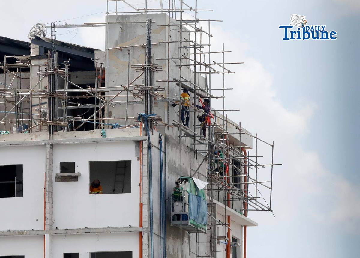 (May 05 2026) Workers at the top of the ongoing construction building in Quezon City. The Philippine Statistics Authority (PSA) is conducting the May 2026 Labor Force Survey (LFS) This nationwide survey gathers data on employment, including construction workers, to formulate policies. Participation helps monitor labor force participation, employment, and unemployment rates. Photo/Analy Labor