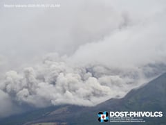 Mayon unleashes pyroclastic flow as PHIVOLCS maintains Alert Level 3