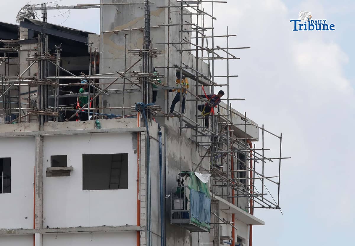 (May 05 2026) Workers at the top of the ongoing construction building in Quezon City. The Philippine Statistics Authority (PSA) is conducting the May 2026 Labor Force Survey (LFS) This nationwide survey gathers data on employment, including construction workers, to formulate policies. Participation helps monitor labor force participation, employment, and unemployment rates. Photo/Analy Labor