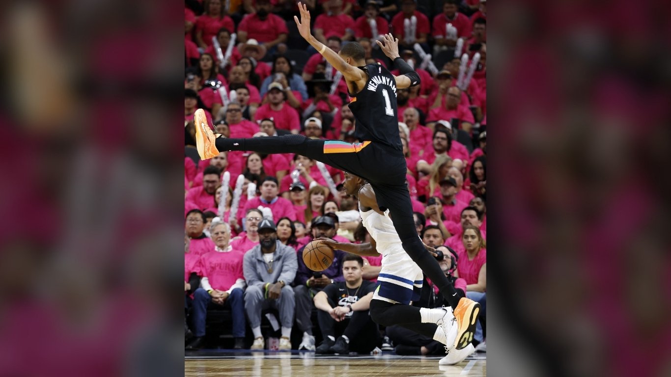 Edwards, Wolves roar, eclipse Spurs