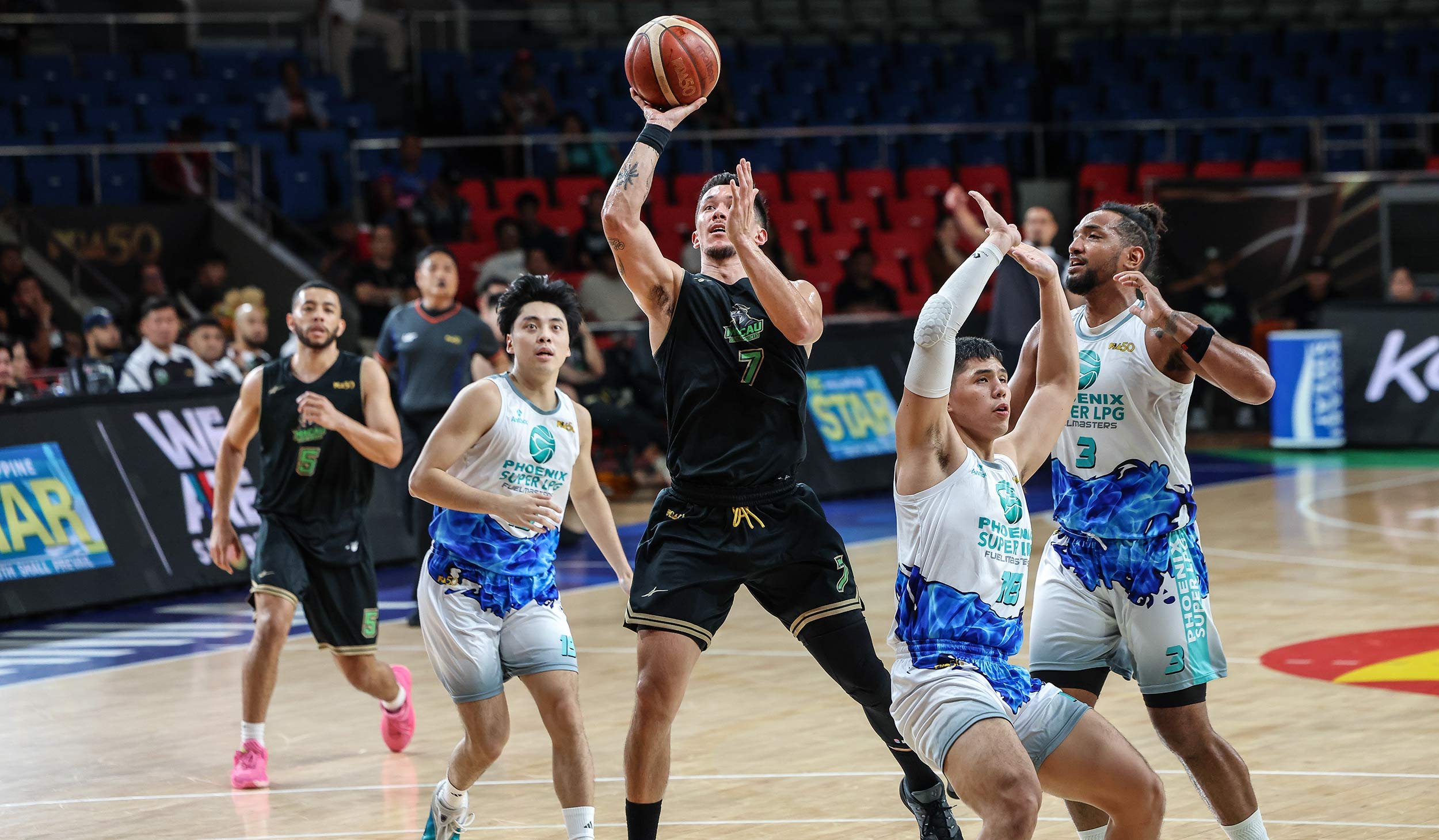 Black Knights deliver strong finishing kick