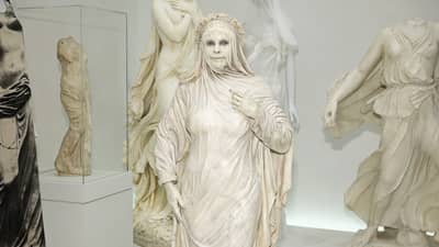 Heidi Klum stuns in statue-like costume at Met Gala 2026