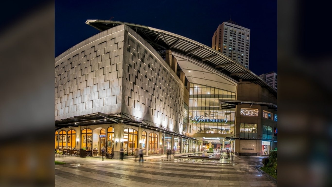 MALLING WITH MOM: The best places to shop and dine this weekend