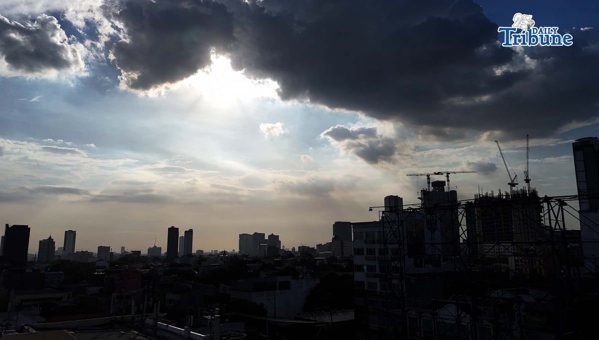 (May 08 2026) Dark clouds seen some parts of Quezon City on Friday May 8 2026, as some area are affected by moderate to heavy rain fall which may persist in the next two hours following a thunder storm advisory by the QCDRRMO and state weather bureau PAGASA around 3:10 PM. Photo/Analy Labor