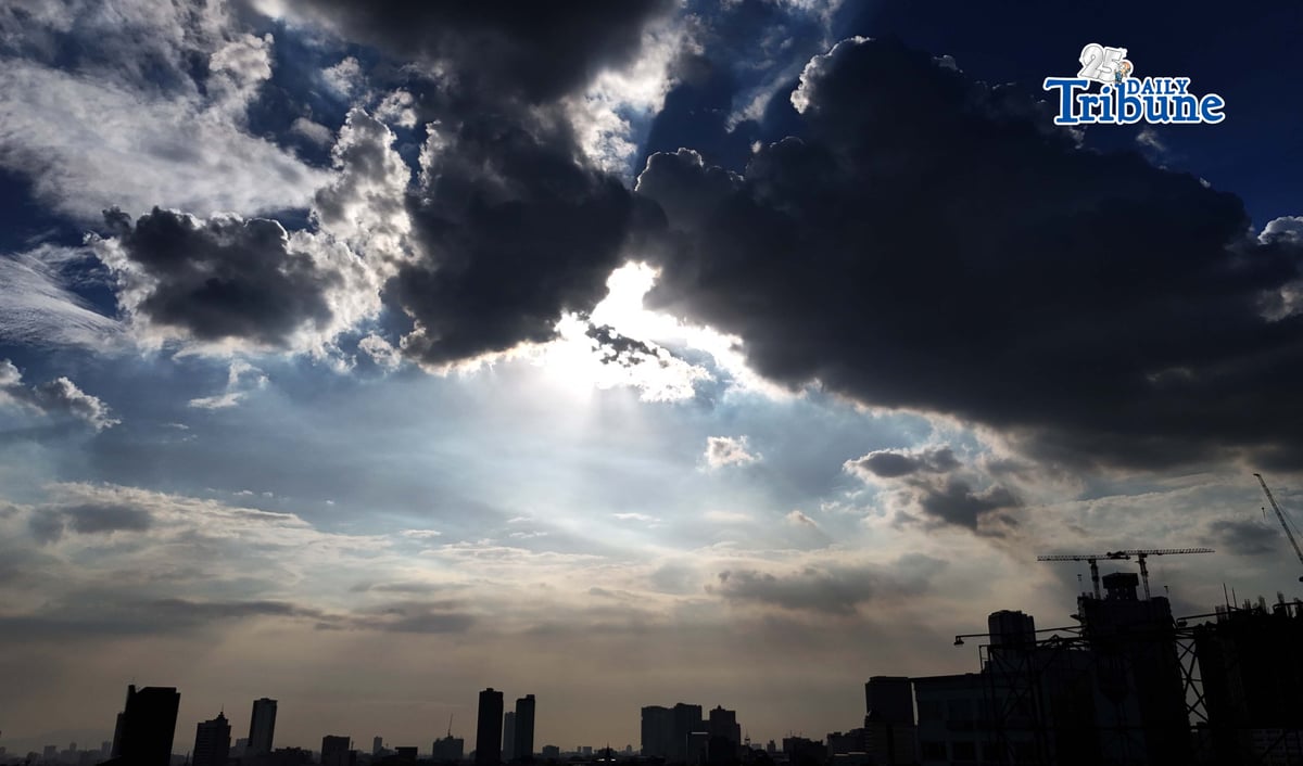 (May 08 2026) Dark clouds seen some parts of Quezon City on Friday May 8 2026, as some area are affected by moderate to heavy rain fall which may persist in the next two hours following a thunder storm advisory by the QCDRRMO and state weather bureau PAGASA around 3:10 PM. Photo/Analy Labor
