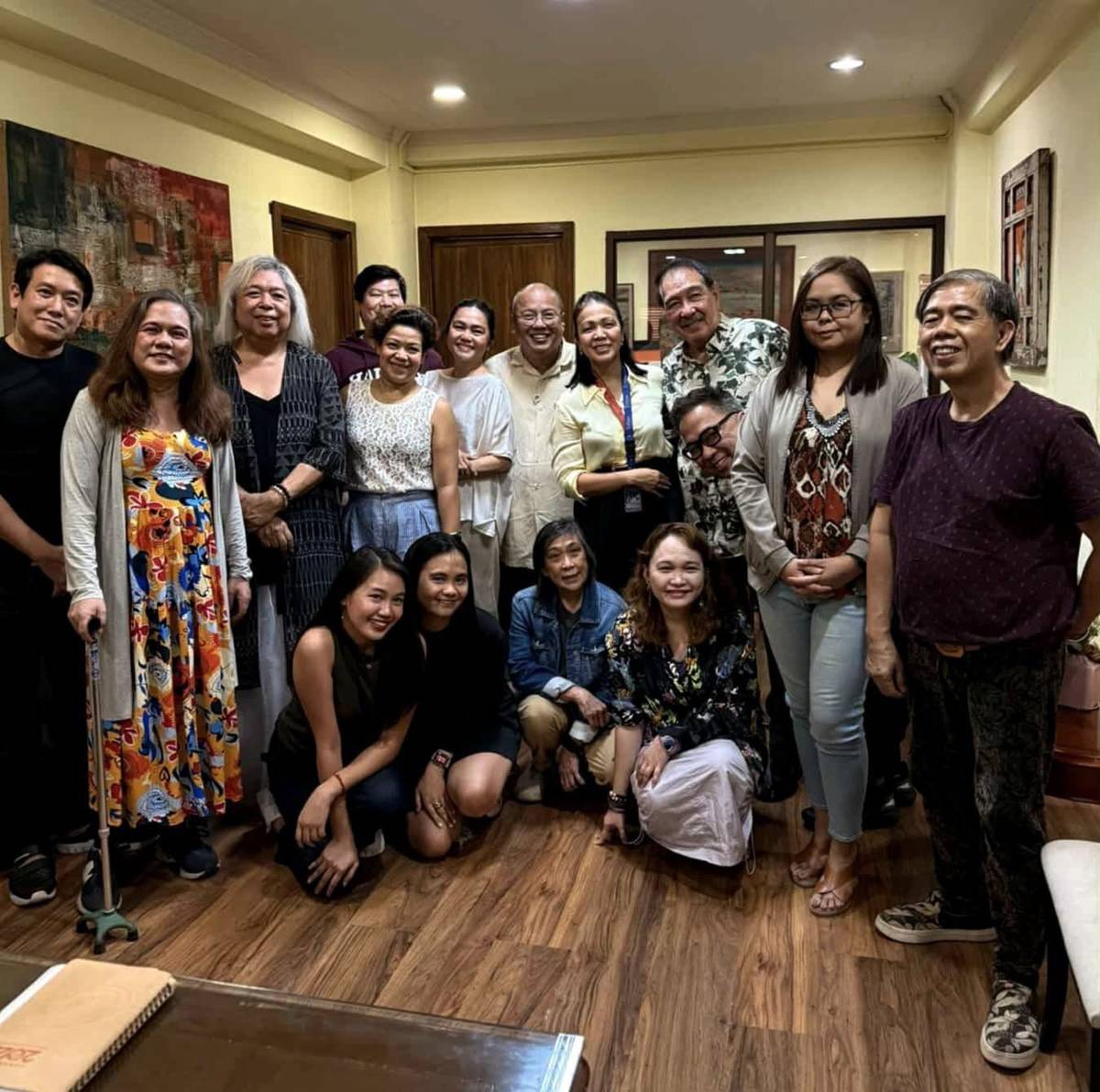 THE DAILY TRIBUNE lifestyle and entertainment team with executive vice president Chingbee Fernandez (eighth from left) and president Willie Fernandez (ninth from left).