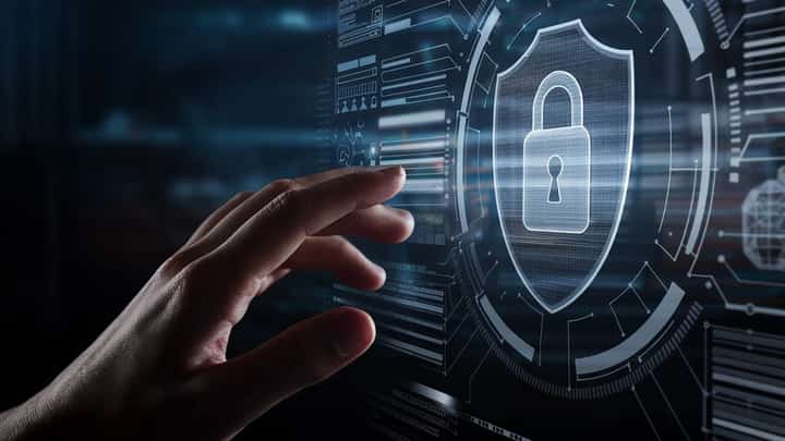 Public WiFi use draws fresh cyber warning
