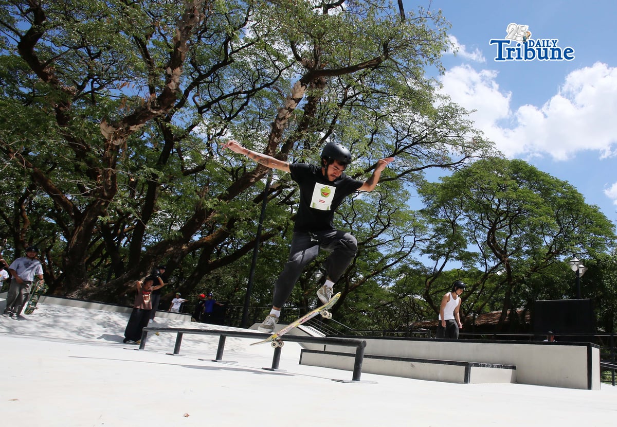 Skate enthusiasts enjoy ramps and obstacles at the newly opened Quezon City Skatepark inside Quezon Memorial Circle on Saturday, 9 May 2026.
The 3,758-square-meter facility is designed for beginners and professional athletes, marking a major investment in youth development, active lifestyles, and inclusive public infrastructure. The project positions Quezon City as a hub for urban sports and outdoor recreation, providing safe spaces for young people to stay active, develop skills, and build community connections.