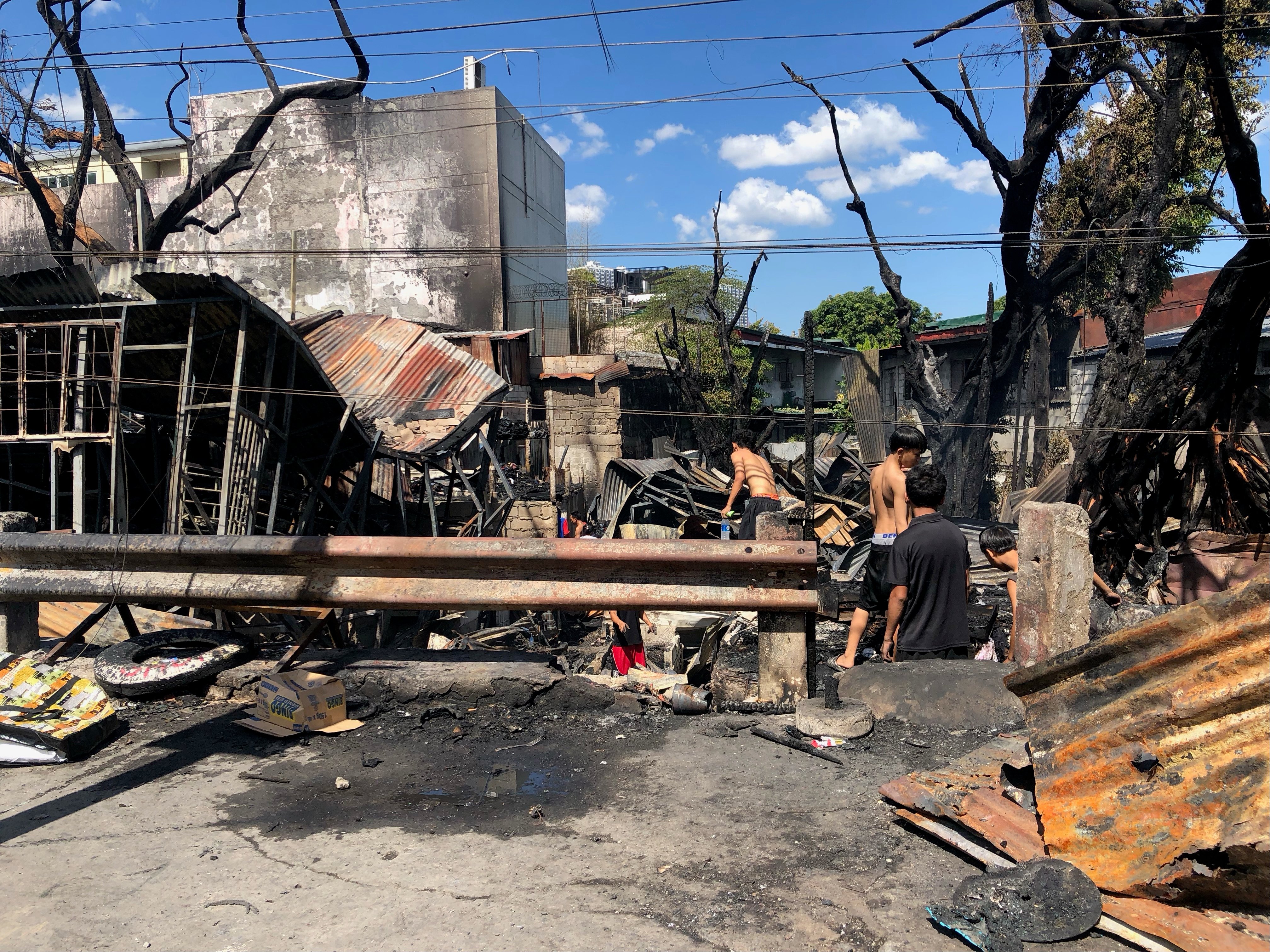 Fire hits residential area in Bagong Pag-asa, QC