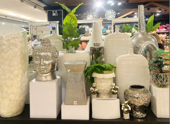 THEME vases that add charm at home.