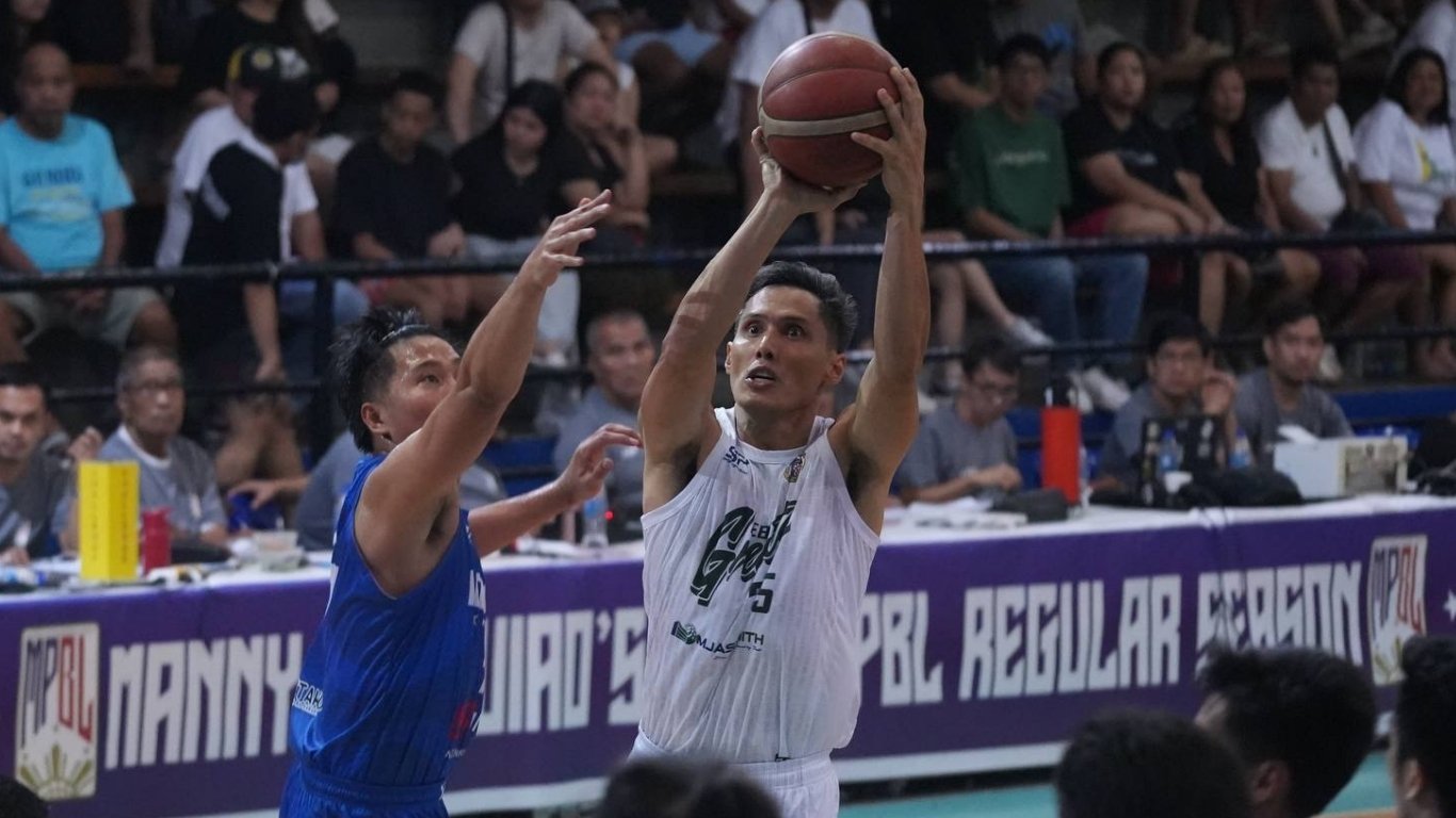 Hontiveros flaunts old form, lifts Cebu