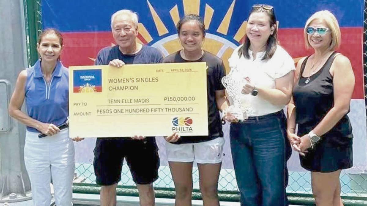 TENNIELLE Madis (center) and other rising stars of tennis are getting a huge boost from Tonette Mendoza and other executives of the Philippine Lawn Tennis Association.