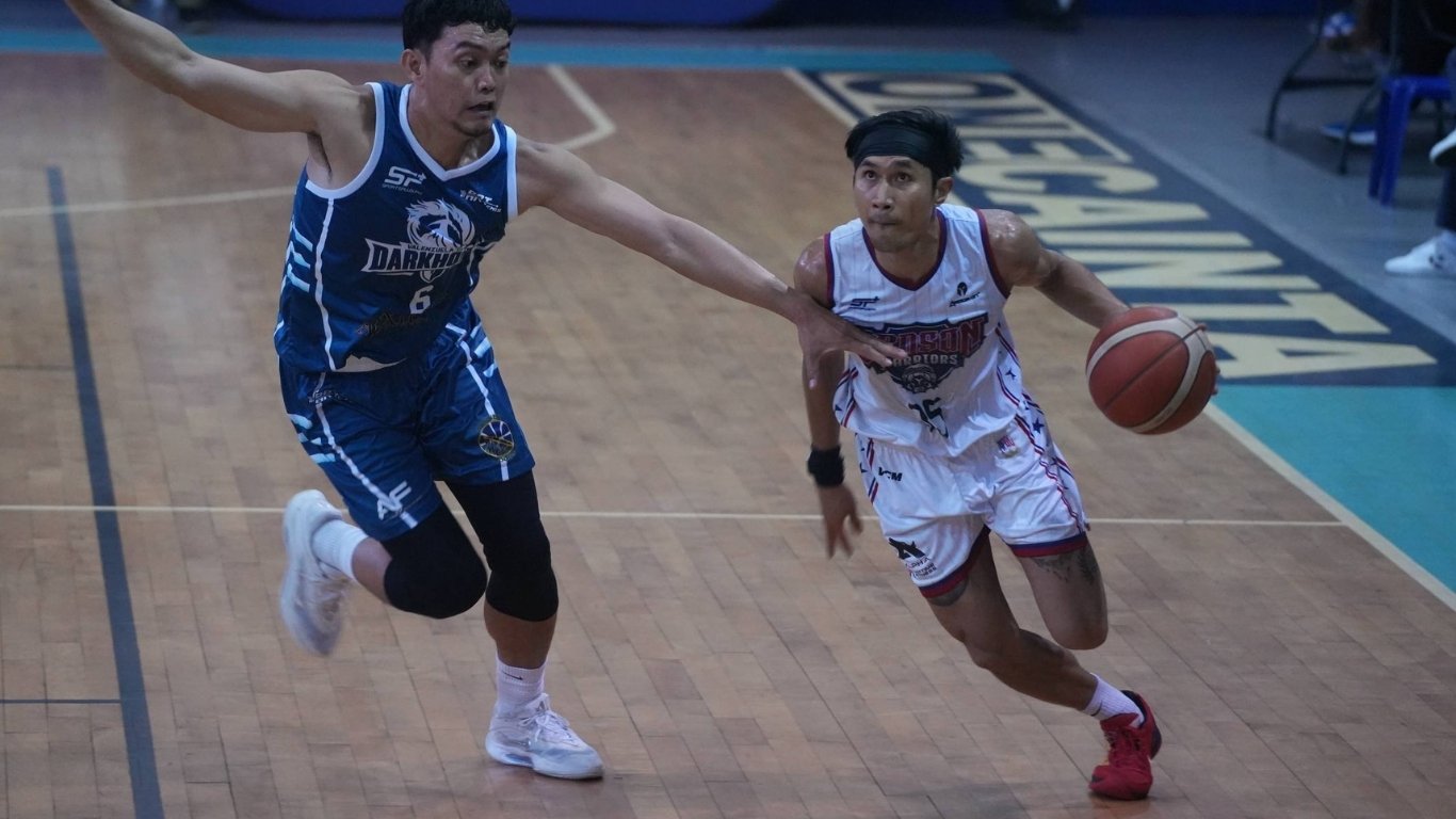 Warriors foil Darkhorse, gain share
of MPBL lead