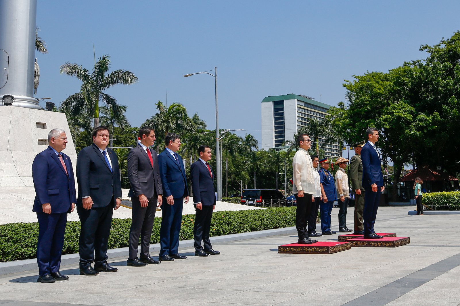 Republic of Paraguay President Santiago Peña Palacios lays a wreath at the Rizal Monument in Manila on 11 May 2026 where he was welcomed by Manila Mayor Francisco “Isko” Domagoso. President Peña is on a landmark State Visit to meet with President Ferdinand Marcos Jr., marking the first time a Paraguayan head of state has visited the Philippines since diplomatic ties began in 1962.