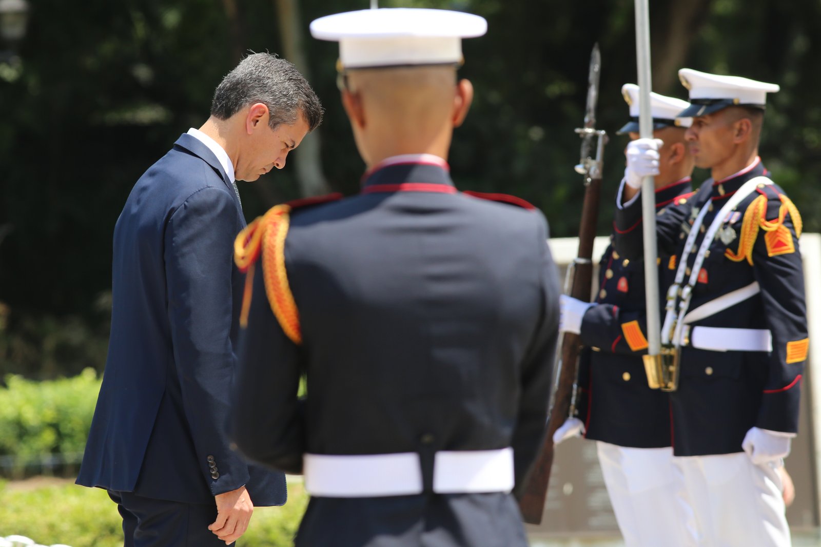 Republic of Paraguay President Santiago Peña Palacios lays a wreath at the Rizal Monument in Manila on 11 May 2026 where he was welcomed by Manila Mayor Francisco “Isko” Domagoso. President Peña is on a landmark State Visit to meet with President Ferdinand Marcos Jr., marking the first time a Paraguayan head of state has visited the Philippines since diplomatic ties began in 1962.