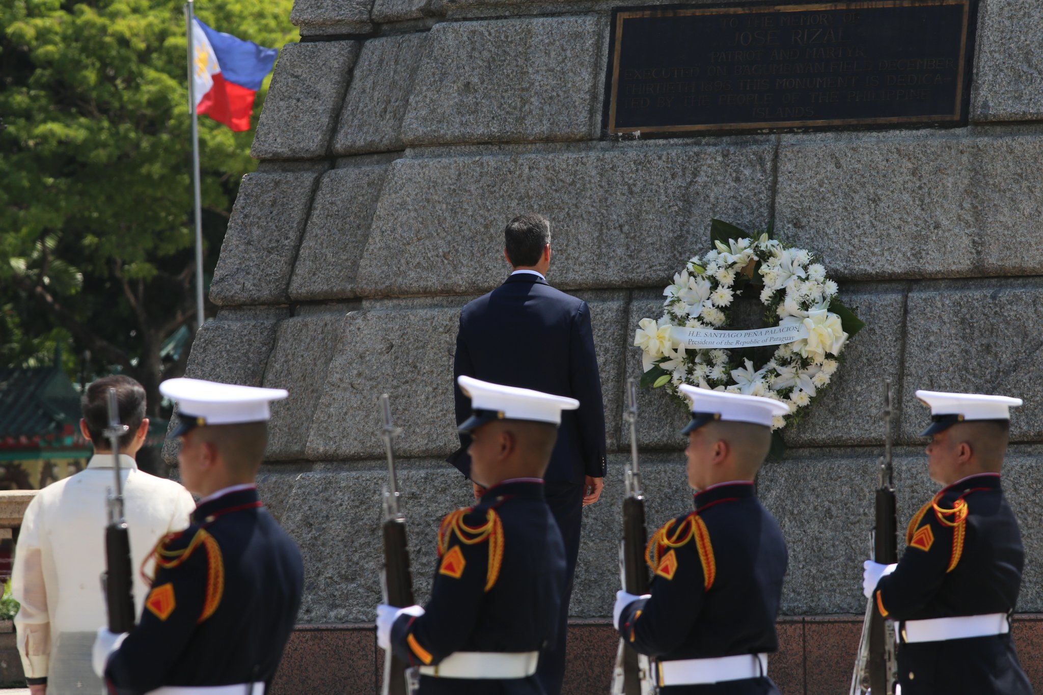 Republic of Paraguay President Santiago Peña Palacios honors Jose Rizal