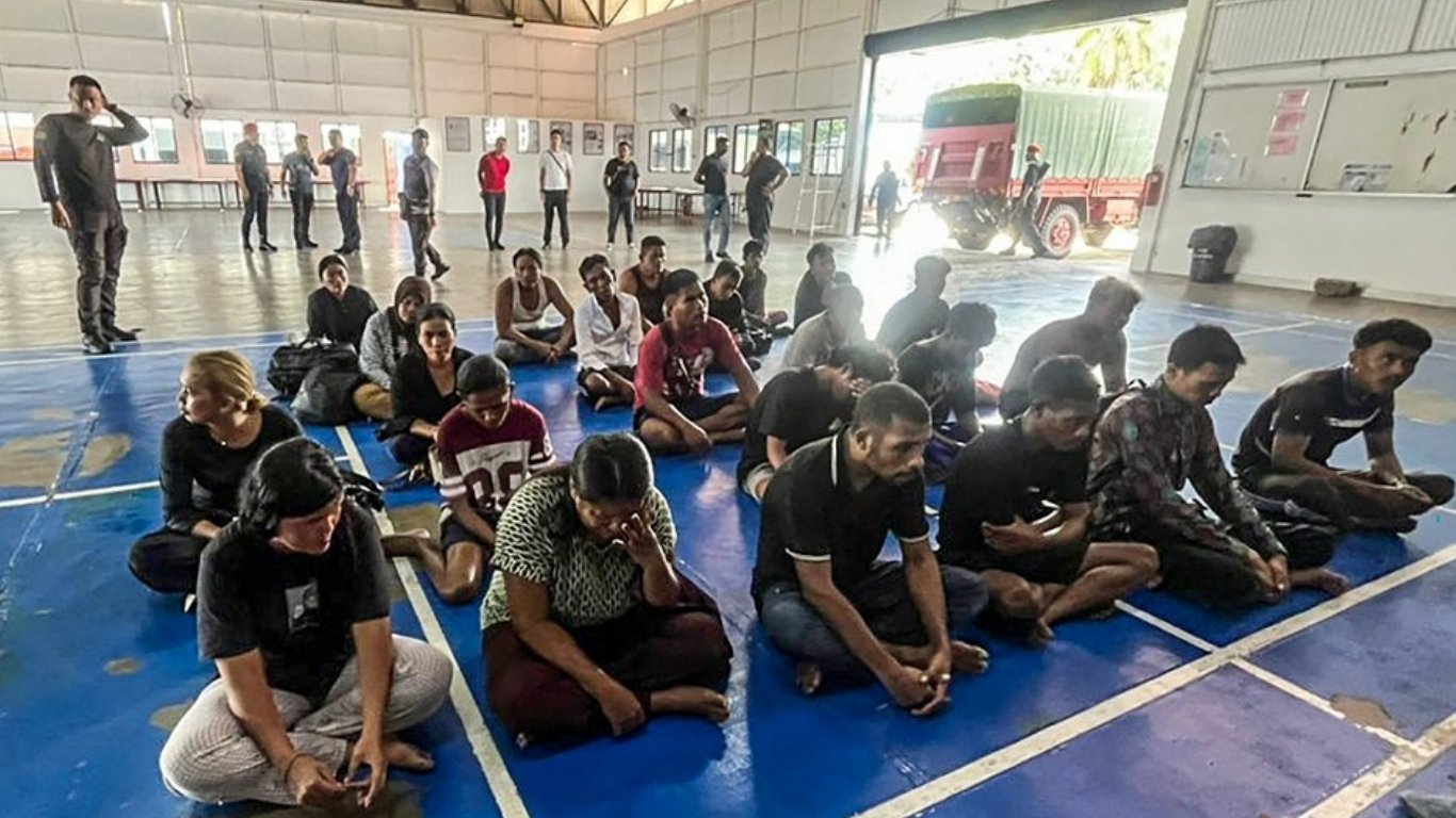 14 still missing after migrant boat sinks off Malaysia
